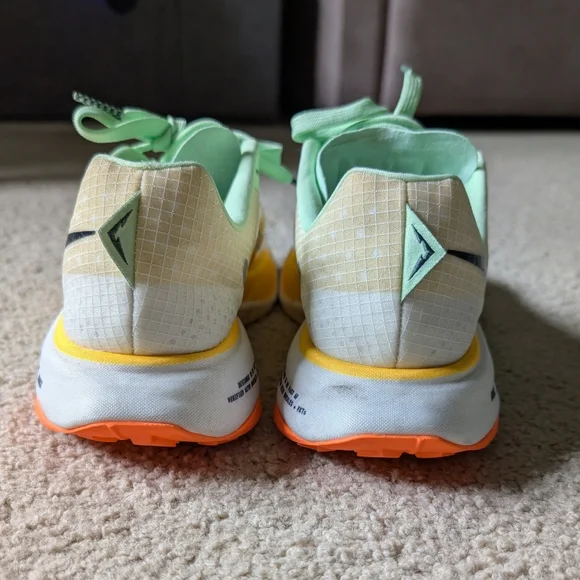 Nike ZoomX Ultrafly Trail Summit White Vapor Green Size 7.5 Women's - Picture 8 of 12